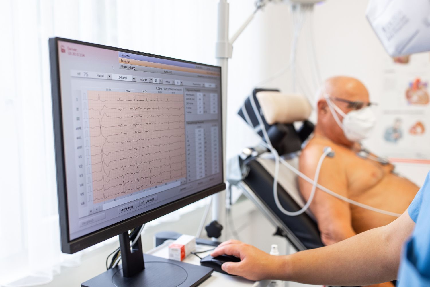 Medical visualization related to cardiac electrical activity and junctional rhythm criteria.