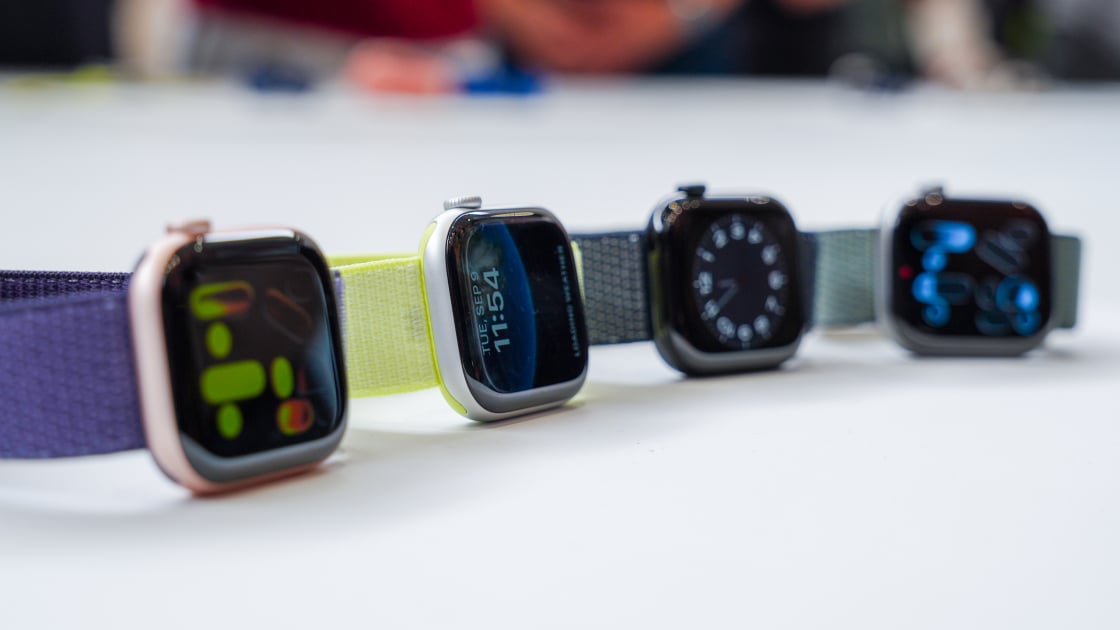 Fitbit vs Apple Watch: Which Smartwatch is Best in 2026?